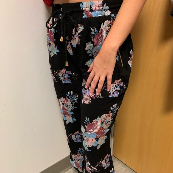 Mandee Pants - Picture 4 of 4